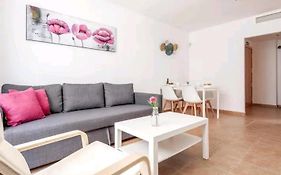 Apartamento con patio y piscina cerca de Sevilla
